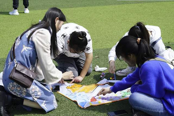 湖南省成人高考查询成绩在哪里？